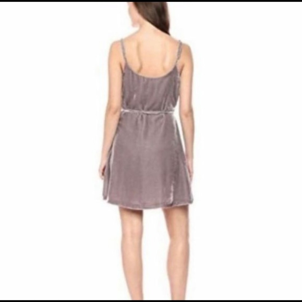 Cup cake and cashmere Velvet Tie to wrap mini dress, adjustable back straps - Picture 2 of 4